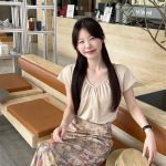 Sweet V-Neck Loose Short Sleeve Top and Oil Painting Slit A-Line Skirt Set
